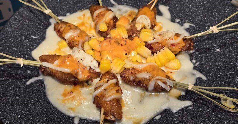 Cánh gà chiên cay phô mai ngô đãi người thân ngày 8/3