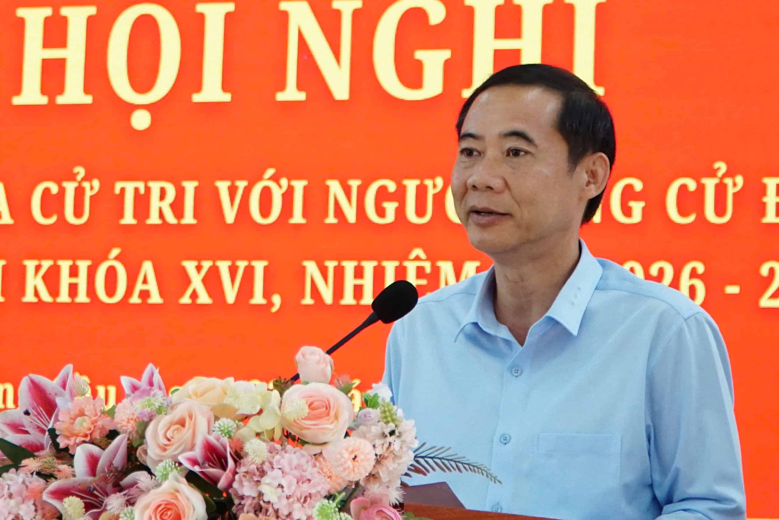 Ông Nguyễn Thái Học là một trong số các ứng cử viên trình bày chương trình hành động trước cử tri. Ảnh: Hữu Long