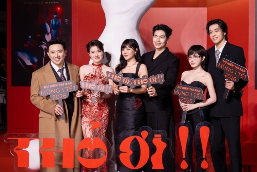 Tran Thanh and the cast of the movie "Thỏ ơi!!". Photo: Producer