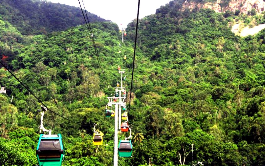 Cáp treo Núi Cấm. Ảnh: Thanh Mai