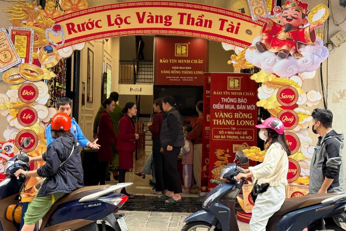 Dù giá liên tục biến động, vàng nhẫn vẫn thu hút nhiều người săn mua. Ảnh: Phương Anh 