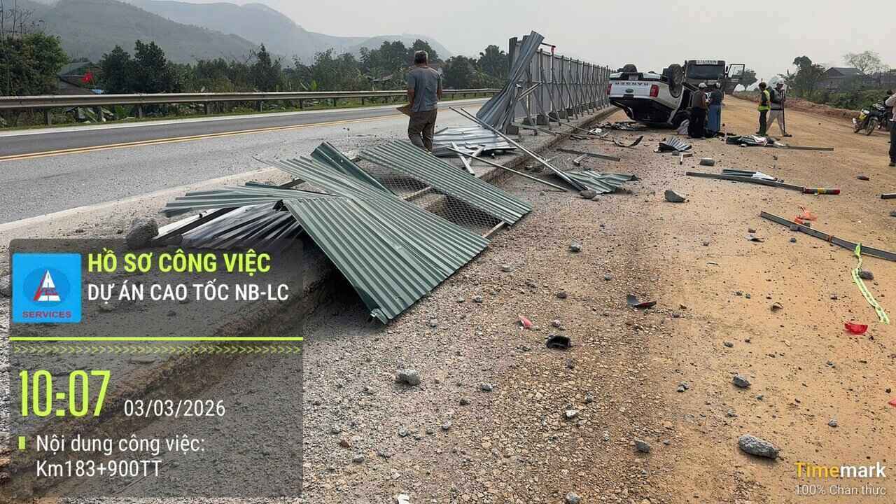 Scene of the accident on the Noi Bai - Lao Cai expressway. Photo: Provided by unit