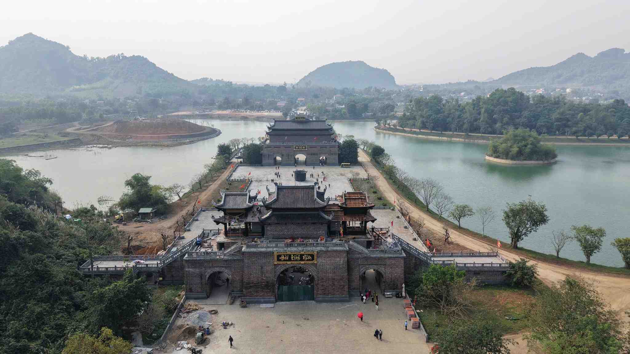 La province de Ninh Binh après la fusion a convergé un système de ressources touristiques riche, l'espace de développement touristique s'est élargi. Photo: Dieu Anh