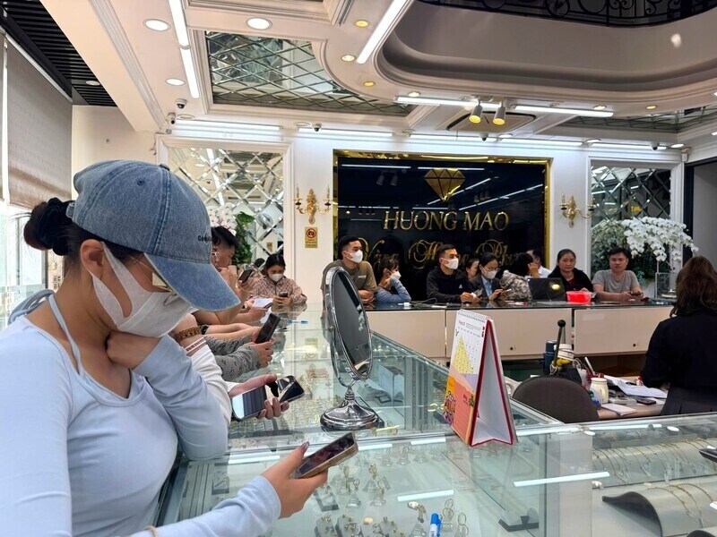 In recent days, gold prices have continuously peaked. Photo: Khanh Linh