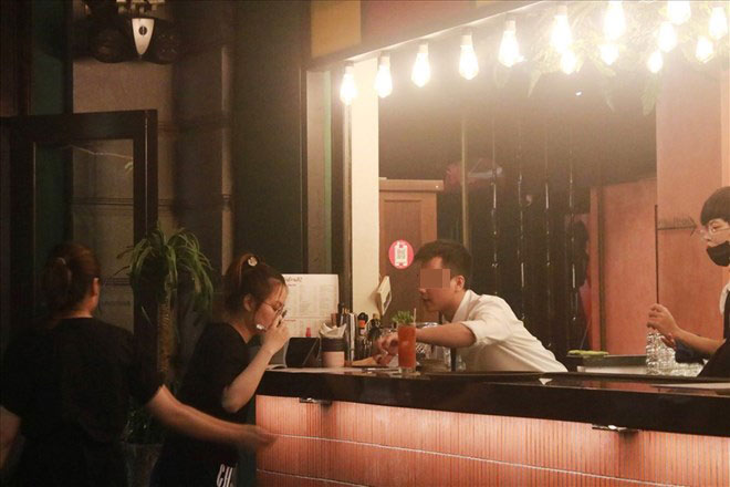 The livelihood of seasonal workers amidst the rhythm of Da Nang tourism. Photo: Thuy Trang