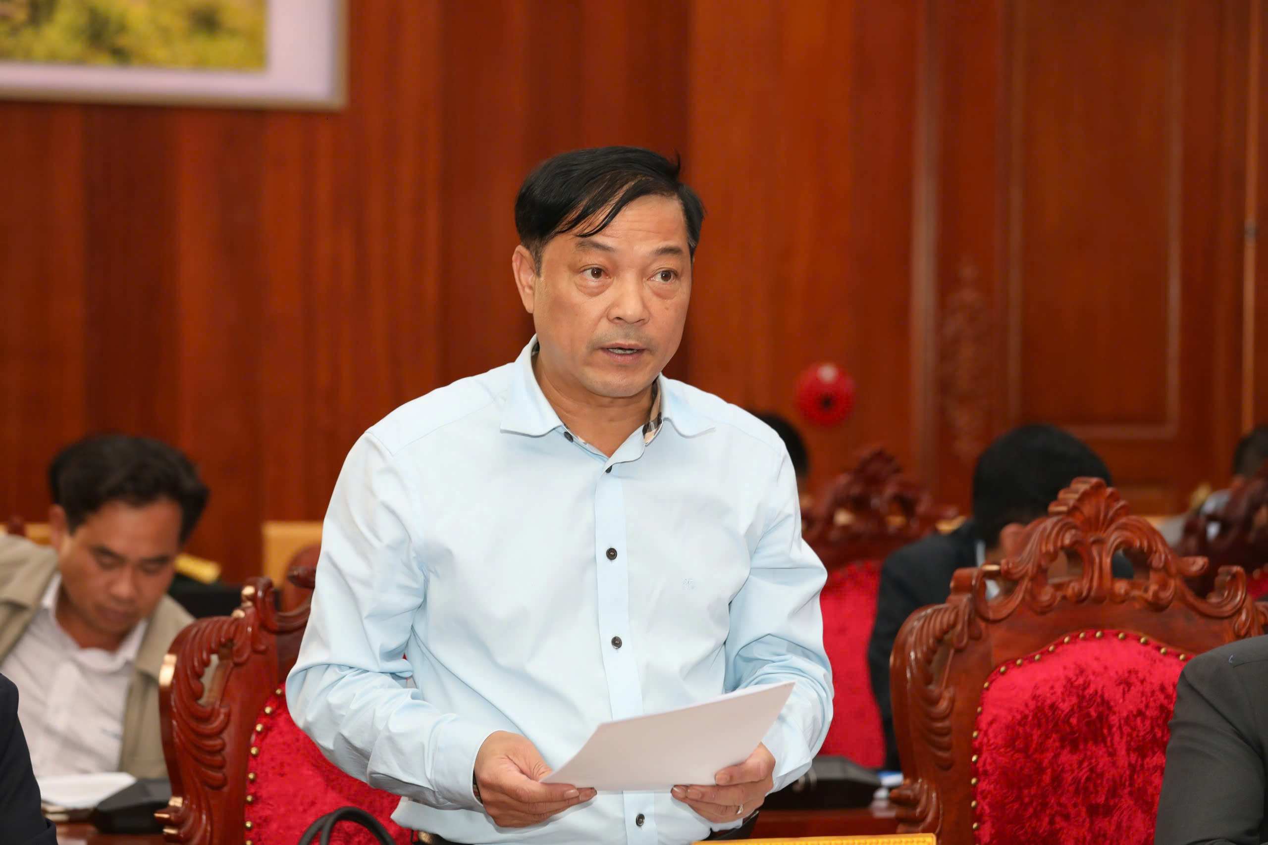 Phó Chủ tịch Thường trực UBND tỉnh Lâm Đồng Lê Trọng Yên báo cáo tại buổi làm việc. Ảnh: Phúc Khánh