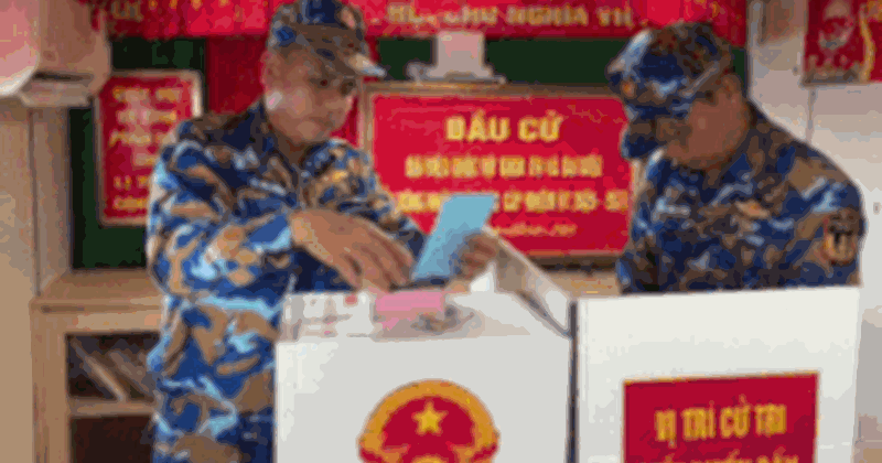 Bầu cử sớm trên biển - bỏ phiếu trên tàu Trường Sa 04