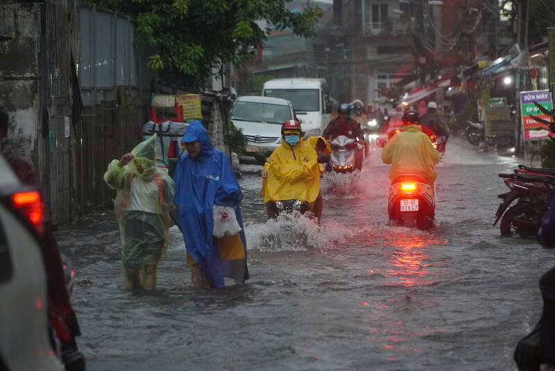 Rainstorms are about to return to the South. Photo: Nguyen Chan