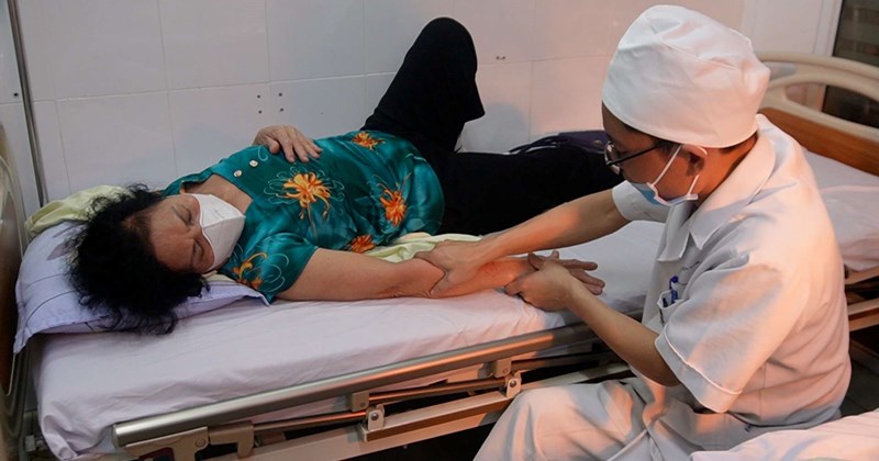 Bác sĩ cảnh báo đau khớp mùa đông có thể dẫn đến tàn tật
