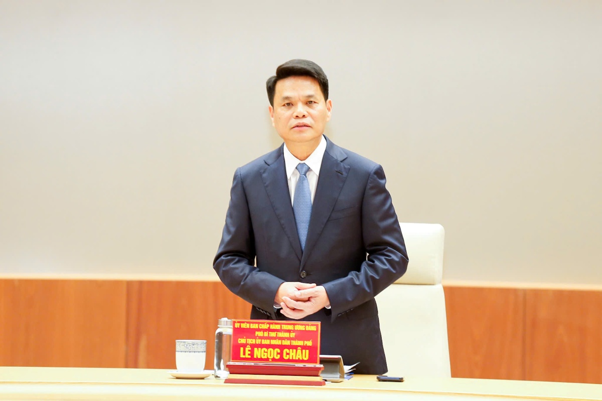 Chairman of the City People's Committee Le Ngoc Chau delivered the opening speech at the conference. Photo: Hai Phong e-Portal