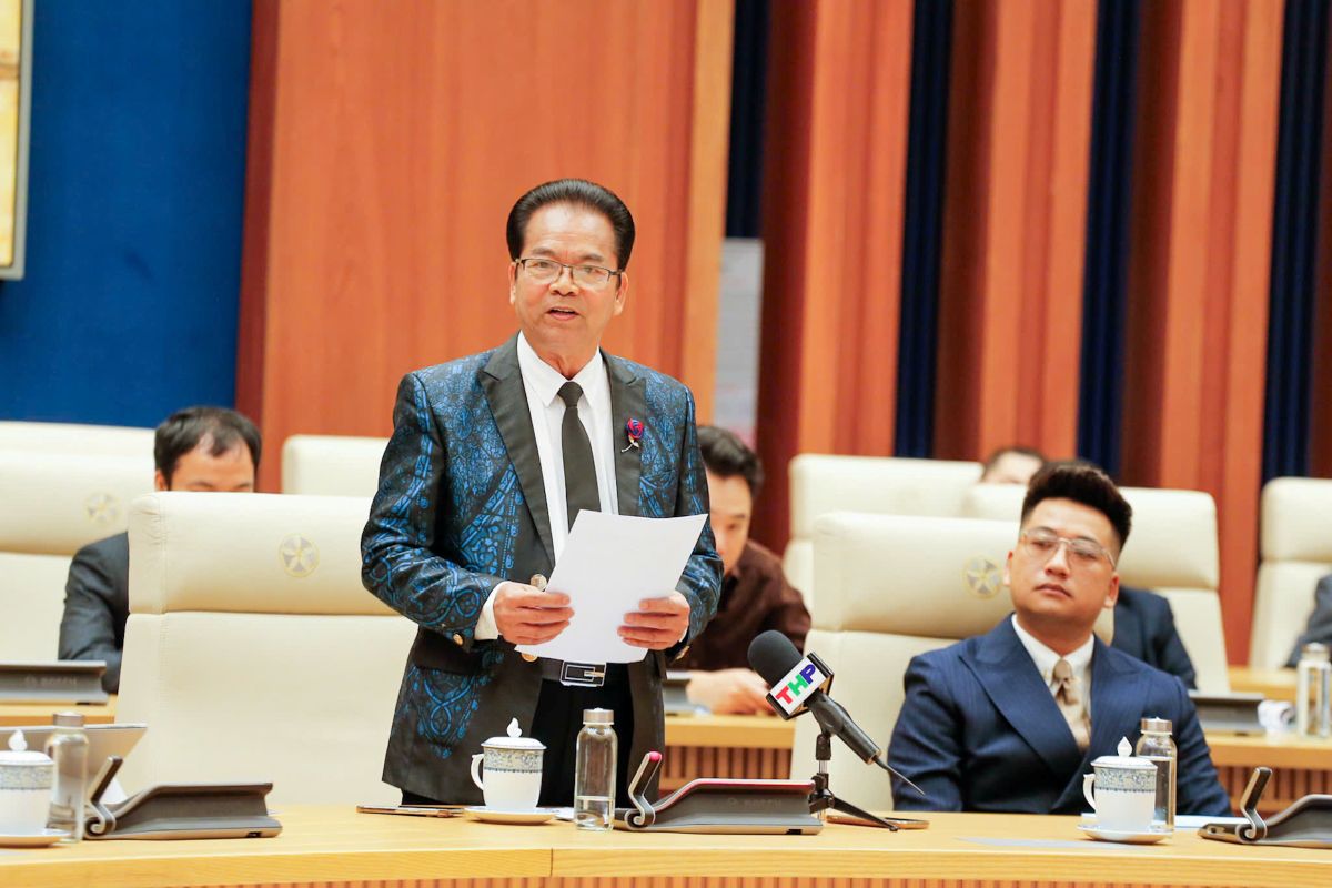 Các nghệ sĩ trao đổi, đóng góp ý kiến tại hội nghị. Ảnh: Cổng TTĐT Hải Phòng