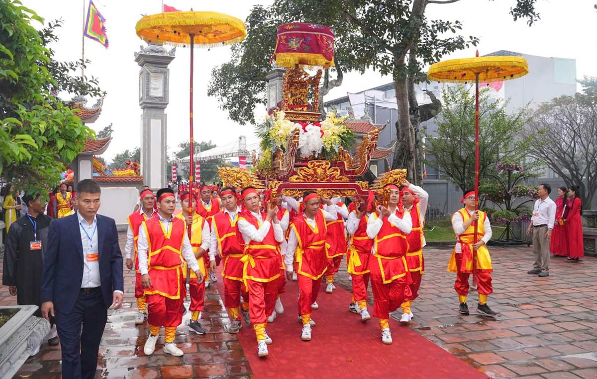 Traditional procession at the festival. Photo: Dam Thanh