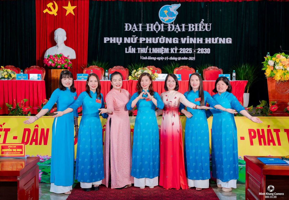 Vinh Hung Ward Trade Union organizes the launch of "Ao Dai Week" to spread the beauty of ao dai among female officials and union members. Photo: Nghe An Trade Union