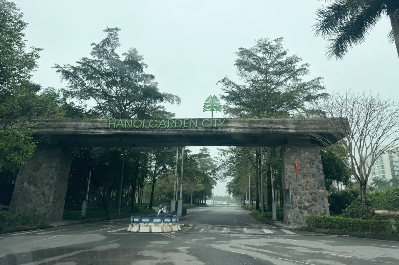 Lối vào dự án Hà Nội Garden City, trong đó dự án thành phần 88 Central suốt nhiều năm chưa được triển khai. Ảnh: Nhóm PV