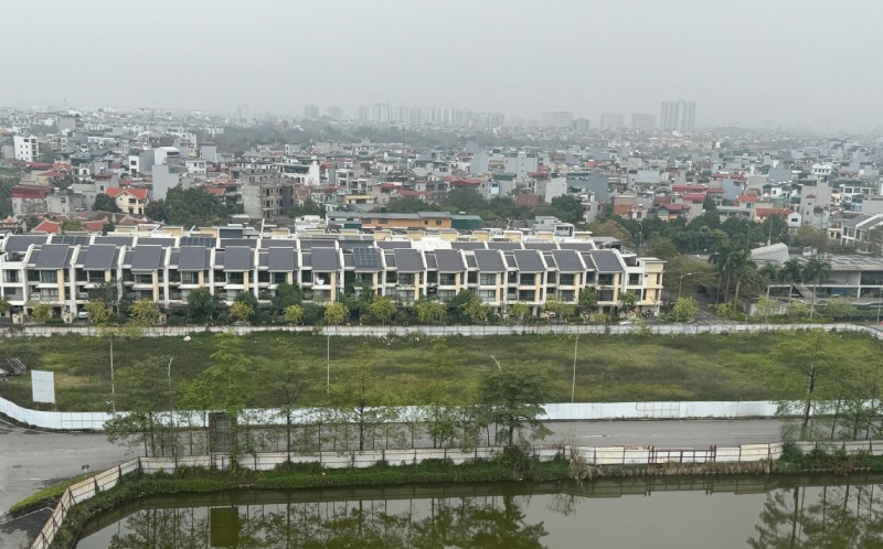 2026년 3월 초까지 88 센트럴 프로젝트의 현재 상태는 여전히 그림과 같이 양철로 둘러싸인 빈 땅입니다. 사진: PV 그룹