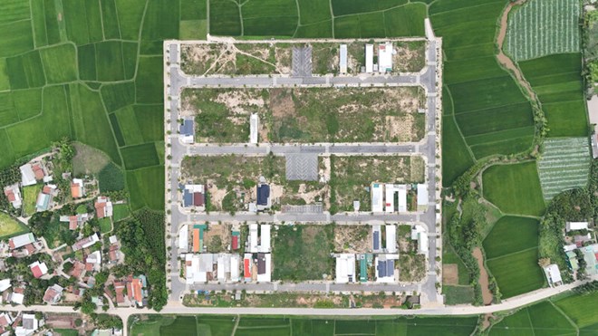 The express railway line through Quang Ngai is expected to pass through 3 resettlement areas that have just been put into use. Photo: Vien Nguyen