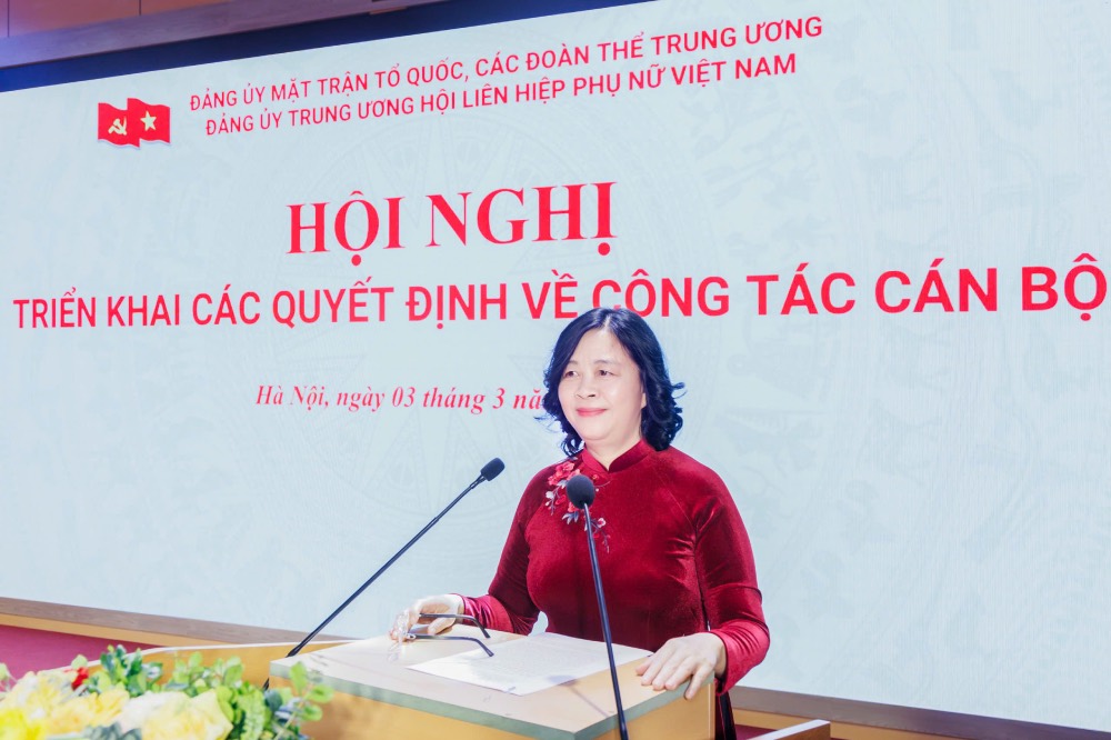 Ủy viên Bộ Chính trị, Bí thư Trung ương Đảng, Bí thư Đảng ủy Mặt trận Tổ quốc (MTTQ), các đoàn thể Trung ương, Chủ tịch Ủy ban Trung ương MTTQ Việt Nam Bùi Thị Minh Hoài phát biểu tại Hội nghị. Ảnh: Quang Vinh