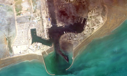 Eo biển Hormuz tê liệt, Trung Quốc thương lượng riêng với Iran