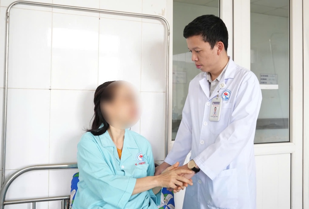 The patient with severe hemorrhoid hemorrhage has now stabilized his health. Photo: Quang Tri General Hospital