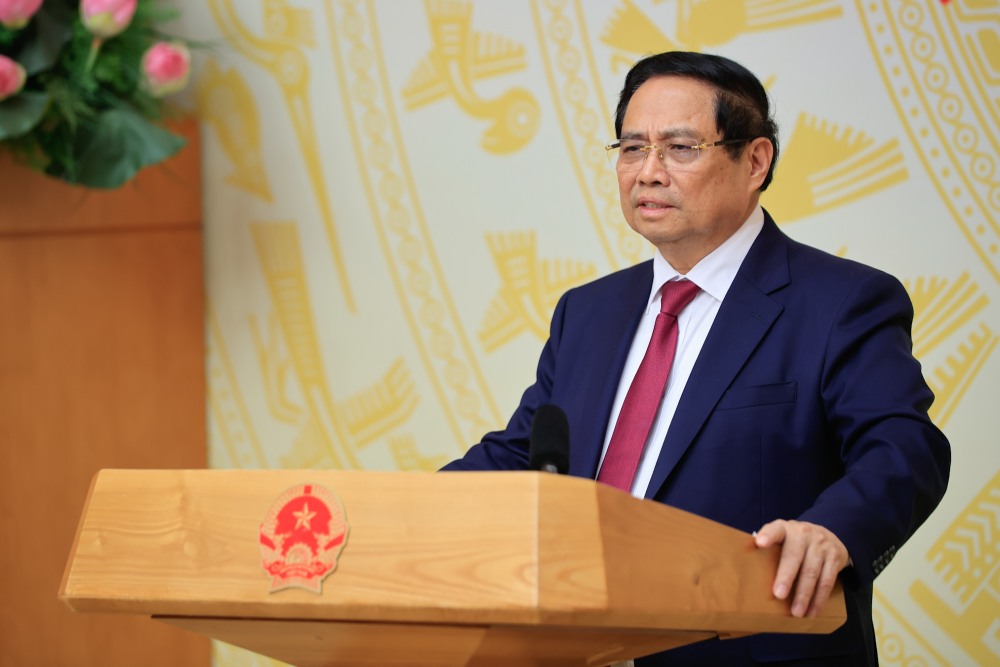Prime Minister Pham Minh Chinh assigned the Ministry of Public Security to coordinate in clarifying responsibilities in localities with a high rate of "closed dossiers" in combating illegal seafood exploitation. Photo: Nhat Bac