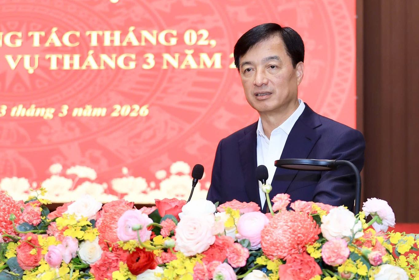 Secretary of the City Party Committee Nguyen Duy Ngoc delivers a concluding speech at the February work handover conference, deploying tasks for March 2026. Photo: Vuong Van