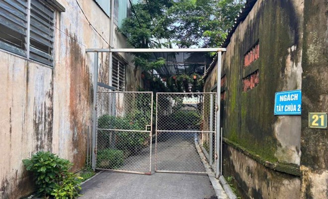 Trưởng thôn bị tố lấn chiếm lối đi chung suốt thời gian dài