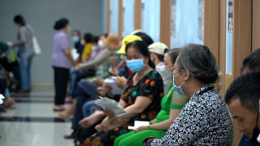 Các thuốc ung thư thế hệ mới vào danh mục BHYT chi trả, giúp người bệnh có thêm cơ hội tiếp cận các liệu pháp hiện đại như thuốc nhắm trúng đích. Ảnh: Nguyễn Ly 