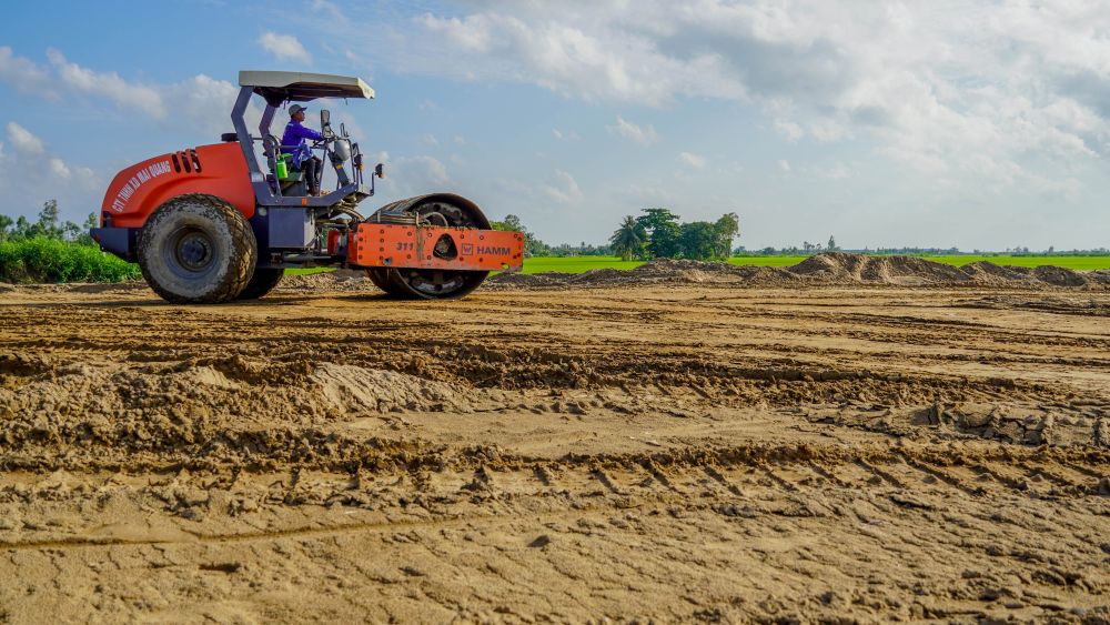 Can Tho prioritizes the supply of construction materials for key projects and urgent people's lives. Photo: Phuong Anh