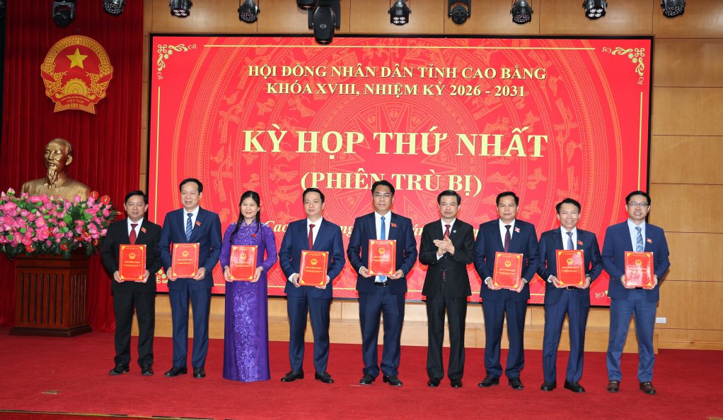 Key leadership positions of Cao Bang province will be elected by the Provincial People's Council today. Photo: Vu Tiep