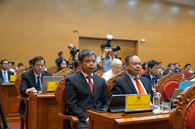 Đại biểu, lãnh đạo tỉnh Gia Lai tham dự kỳ họp thứ nhất, khóa XIII. Ảnh: Thanh Tuấn 