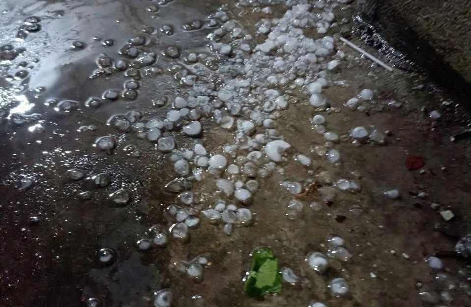 Hielo apareció en Viet Hung en la madrugada del 30 de marzo. 3. Foto: Nguyen Xuan Linh