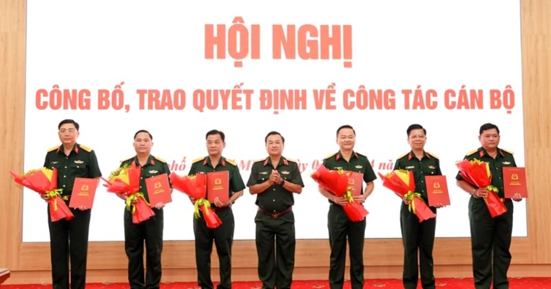 Bổ nhiệm 9 Đại tá và 4 Thượng tá Quân đội