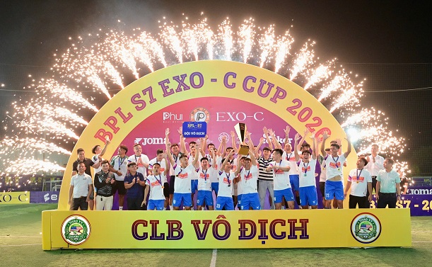 Thao Vy Organic football team won the championship at BPL-S7 EXO-C CUP in 2026. Photo: Dinh Thao