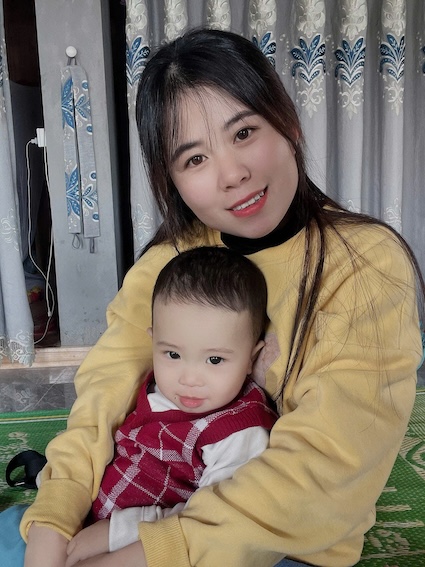 Chị Thư mong được các nhà hảo tâm giúp đỡ phần nào kinh phí chữa bệnh cho con. Ảnh: Nhân vật cung cấp. 