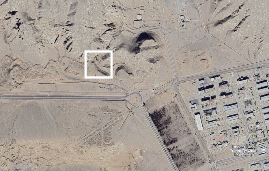 Entrance to the southern tunnel of the Isfahan underground complex near the Isfahan Nuclear Technology Center, Iran. Photo: Google Earth
