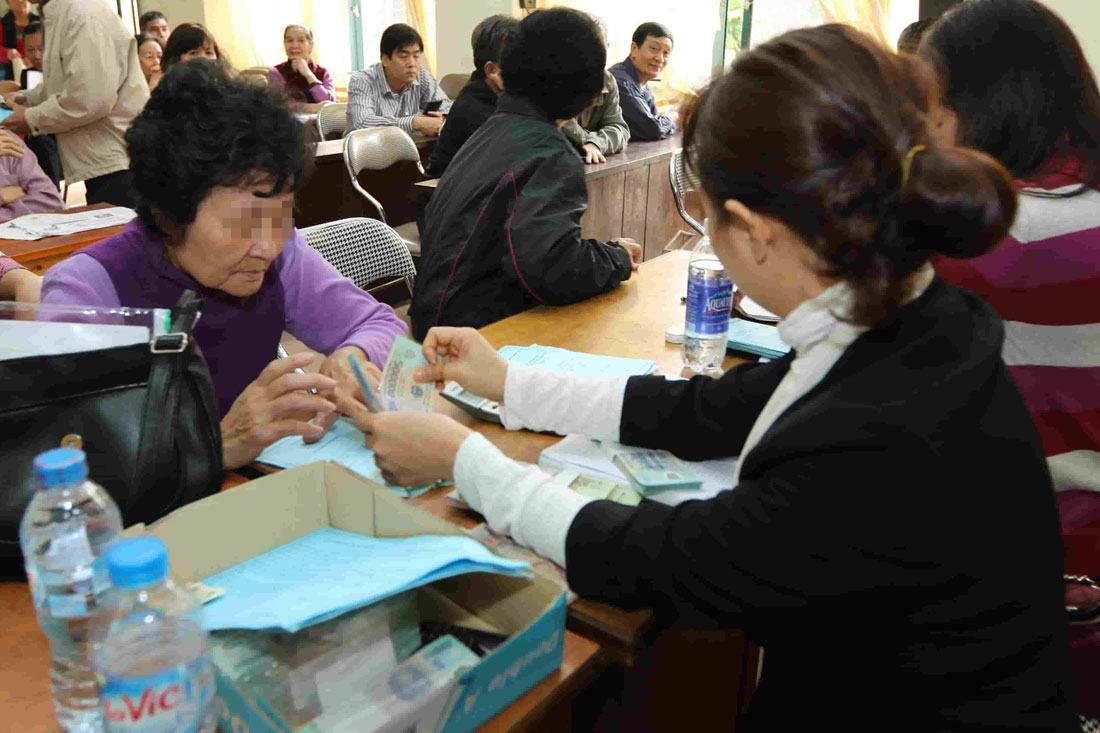  Mức đóng bảo hiểm xã hội tự nguyện với người có thu nhập 7 triệu đồng được căn cứ theo Luật Bảo hiểm xã hội 2024. Ảnh: Hải Nguyễn