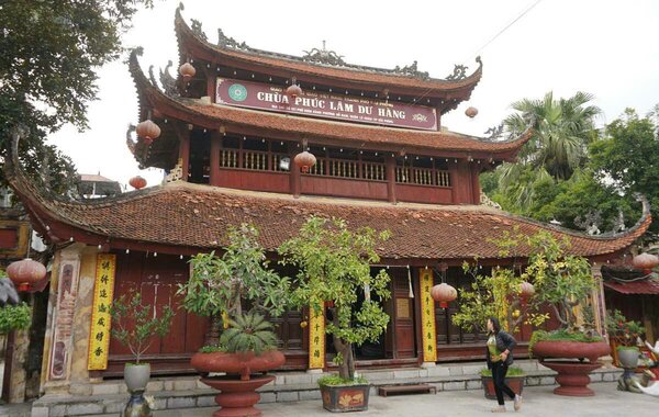 Du Hang Pagoda is located on Chua Hang street, Le Chan ward. Photo: Mai Dung