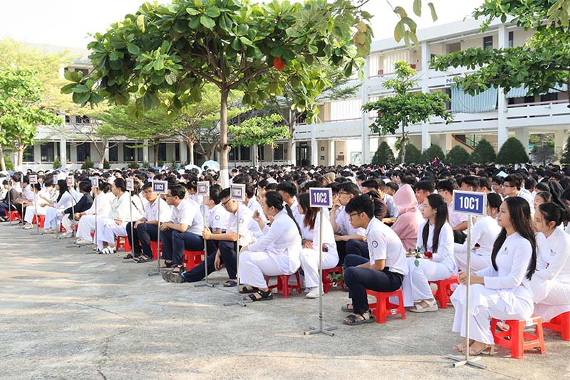 Students participate in the program to propagate Vietnam's sea and islands and career counseling, military recruitment in 2026, contributing to arousing national pride and sense of responsibility in protecting sea and island sovereignty. Photo: Huy Tu