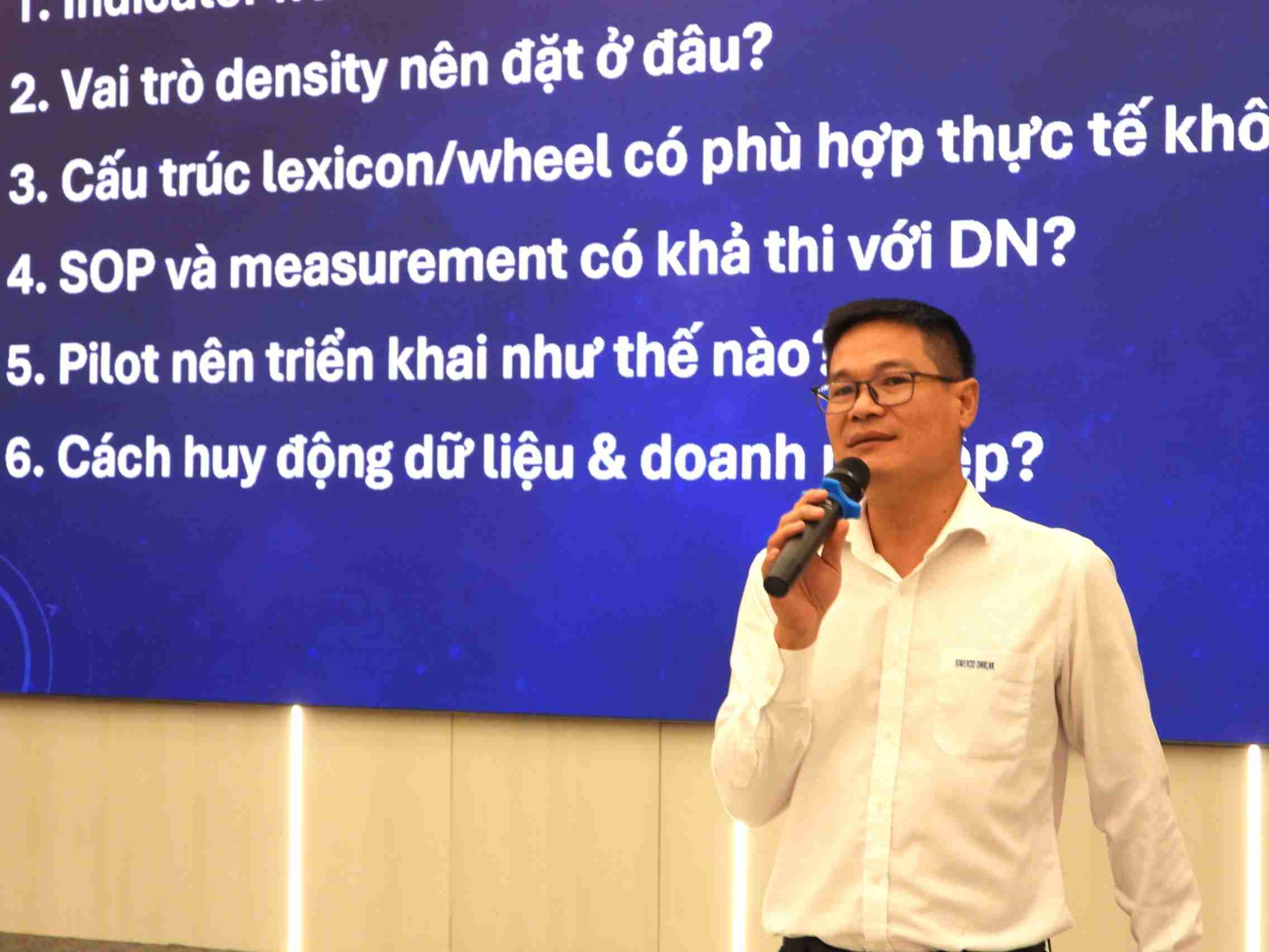 Các đại biểu tham dự đóng góp nhiều ý kiến chuyên sâu, tâm huyết cho hội thảo. Ảnh: Bảo Trung