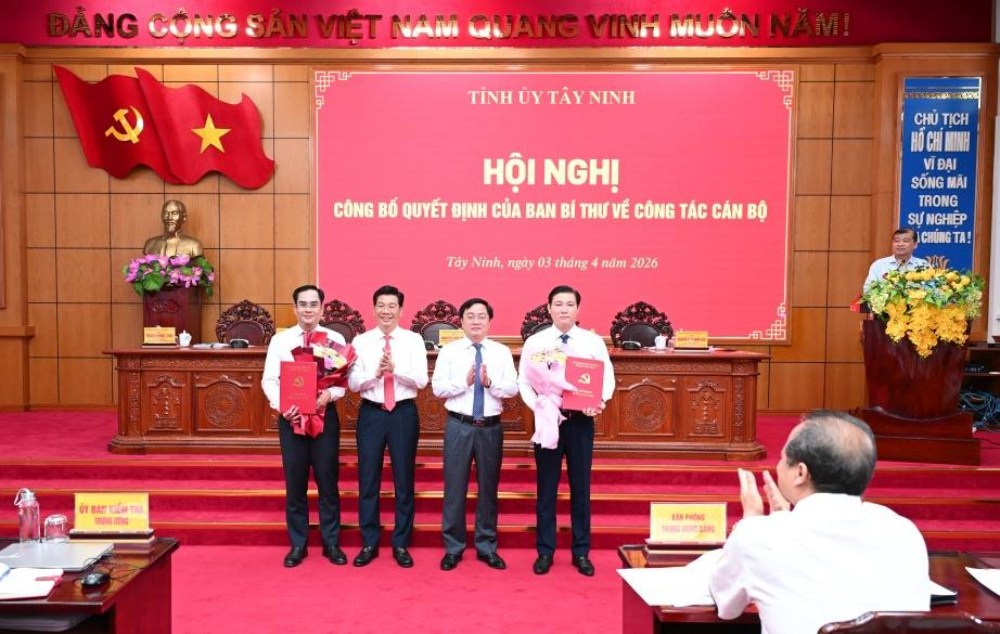 Tỉnh Tây Ninh công bố, trao quyết định của Ban Bí thư về công tác cán bộ. Ảnh: stc.tayninh.gov.vn