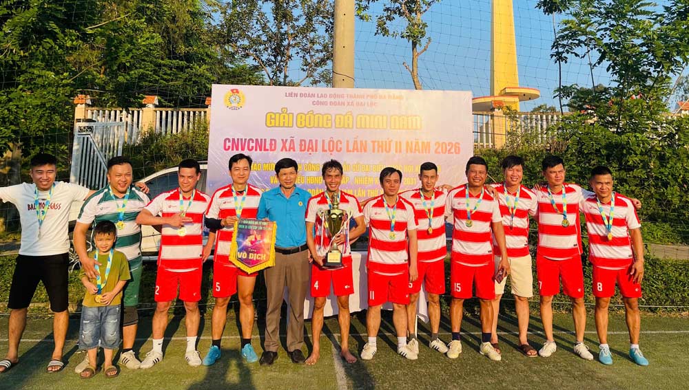Dai Loc Commune Trade Union, Da Nang City organizes a men's mini football tournament among officials, union members, and workers in the area. Photo: Dai Loc Trade Union.