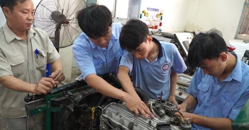 Quy định mới về bổ nhiệm, lương và chế độ cho giáo viên trung cấp nghề