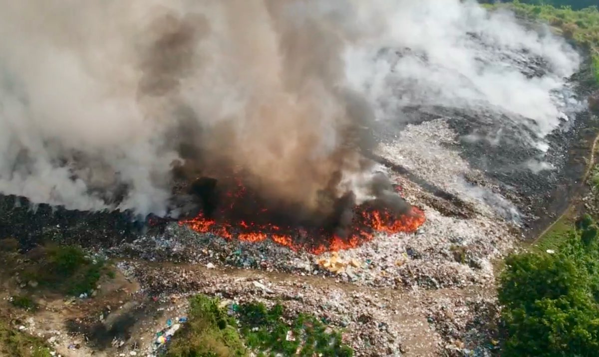 El vertedero de 2 hectáreas que se incendió ha sido básicamente controlado después de 4 días