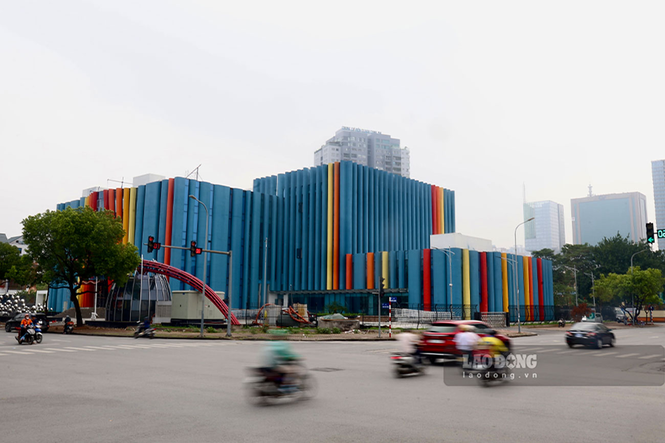The brilliant and unique appearance of Youth Theater, Facility 2, in the heart of Hanoi