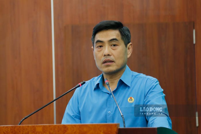 Ông Tẩn Minh Long - Chủ tịch LĐLĐ tỉnh Điện Biên phát biểu tại Hội nghị. Ảnh: Quang Đạt