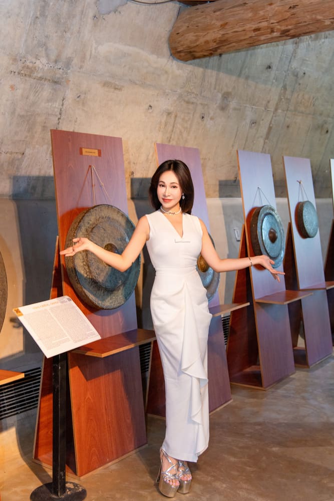 Nữ ca sĩ Uyên Linh 