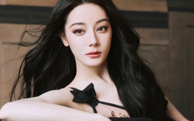 Nữ diễn viên Địch Lệ Nhiệt Ba