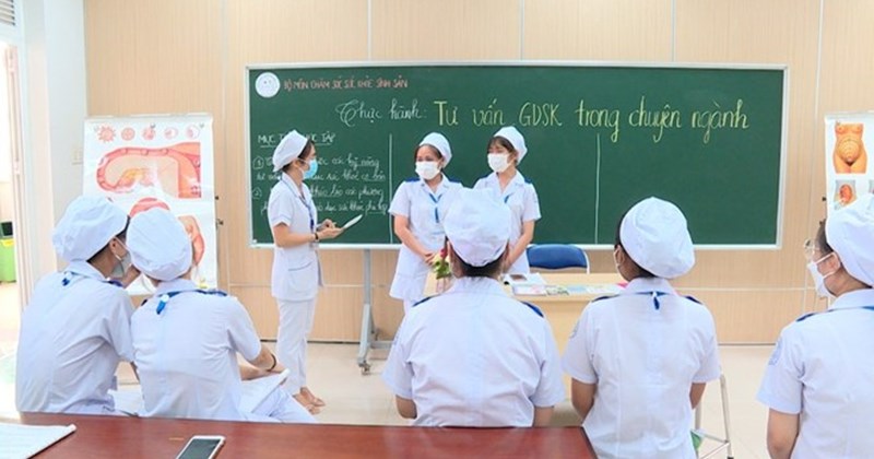 Tuyển sinh ngành dược: Nhiều trường công bố kế hoạch 2026