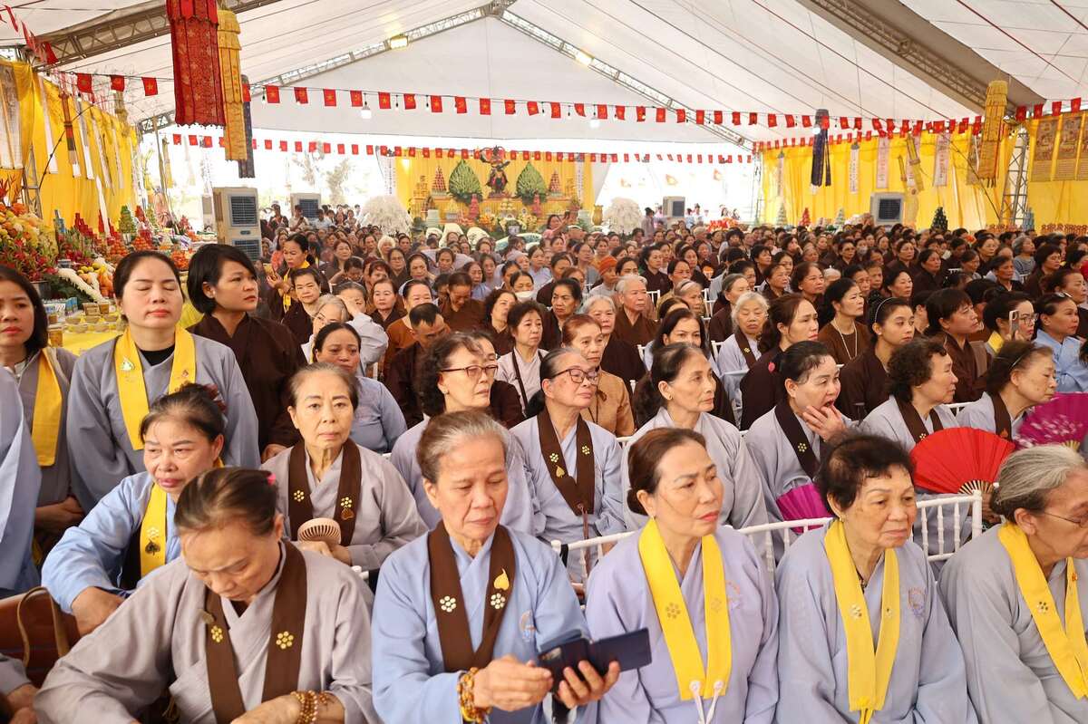 Đại lễ diễn ra đến ngày 3.4 với nhiều hoạt động tâm linh. Ảnh: Duy Tú