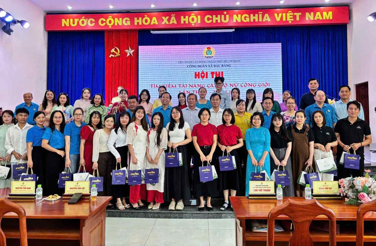 The "Searching for Talents in the Female Workers' Movement" contest is organized by the Bau Bang Commune Trade Union. Photo: Trade Union provided